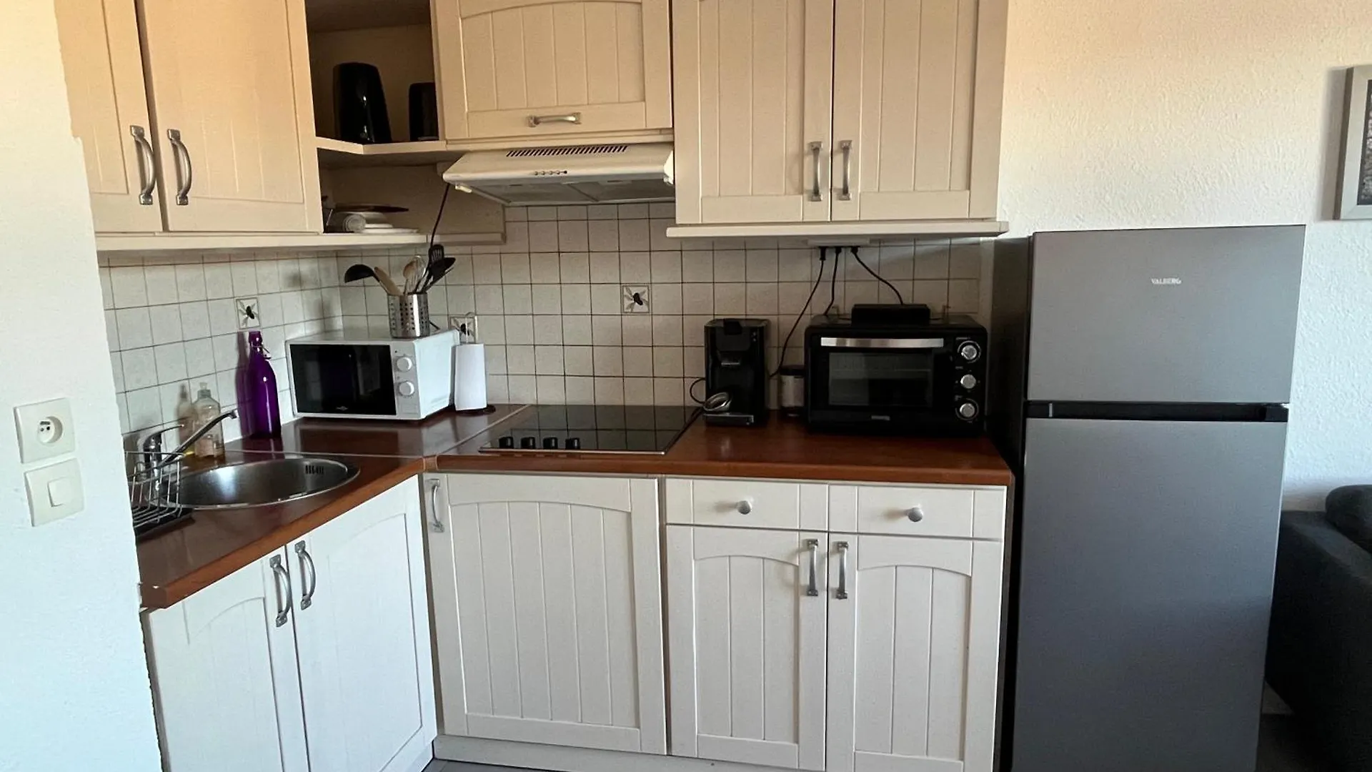Apartment Appartement T2, 4 Personnes, Climatise, Avec Piscine, Village De La Mer La Londe-les-Maures