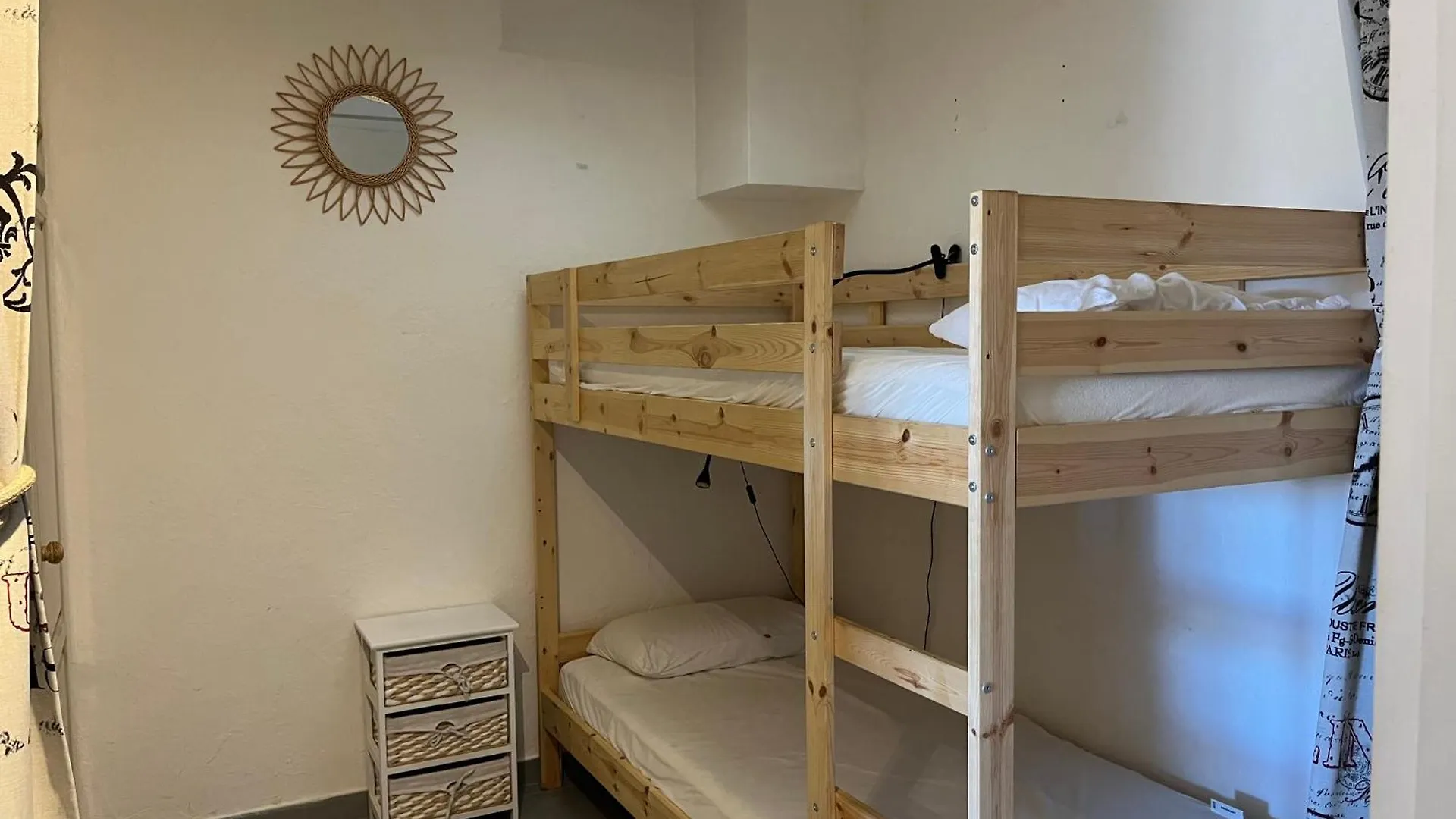 Appartement T2, 4 Personnes, Climatise, Avec Piscine, Village De La Mer La Londe-les-Maures 0*,  France